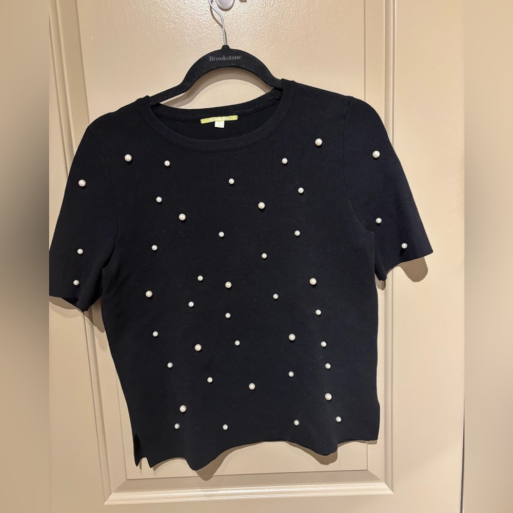 HOLIDAY SWEATER: Black Short Sleeve Sweater with Pearl Details